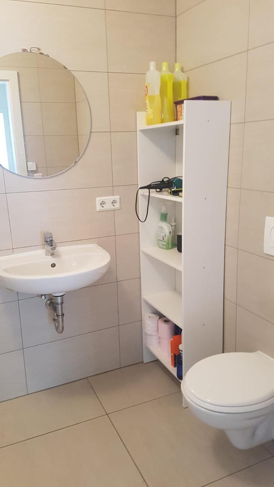 Elegant Spacious Room, Steps From Train Station Guest house *